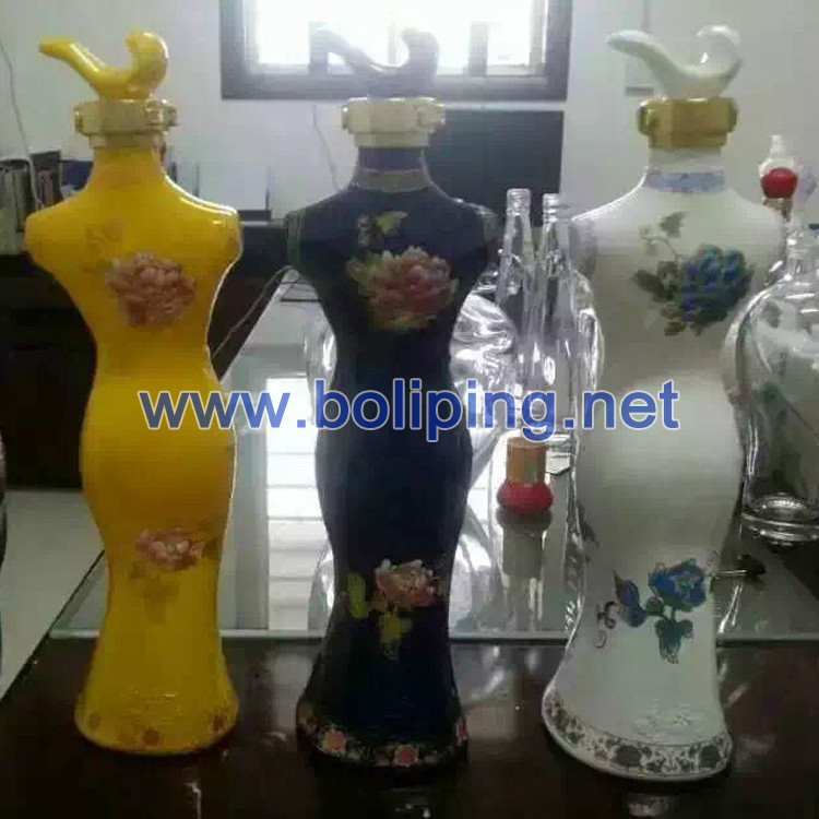 旗袍美女酒瓶